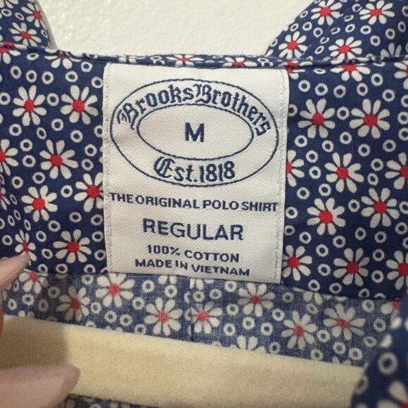 NWT Brooks Brothers Regular Short Sleeve Button Down 100% Cotton Floral Pattern - Picture 3 of 4